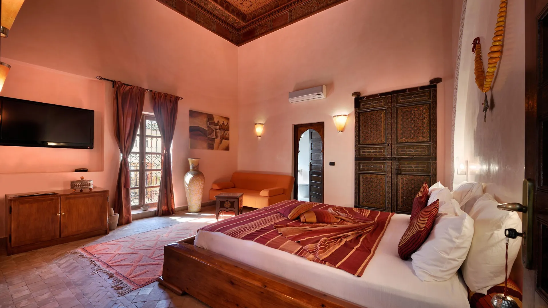 Riad Les Ammonites And Spa Marrakesh